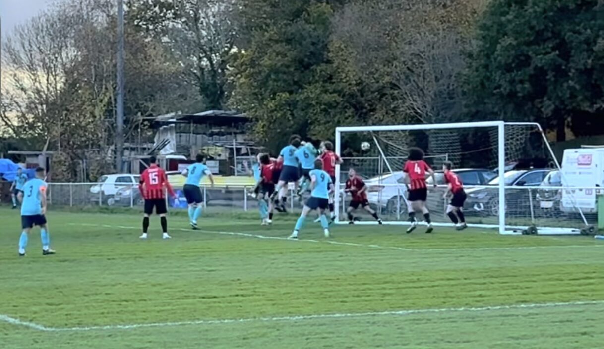 Read the full article - Match Report:  Oakwood FC 2 – 2 Arundel FC