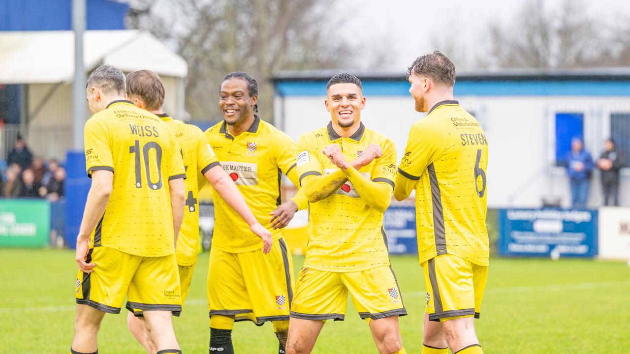 Generals run riot first half in Wiltshire – Chesham United