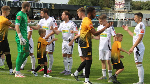 Read the full article - GALLERY: THE AMBERS V THE HILLIANS