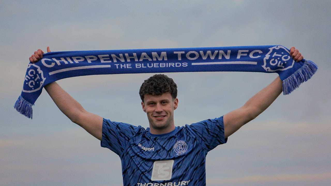 Alex Wilkie signs on loan – Chippenham Town FC