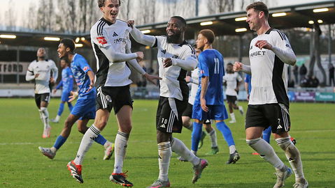 Read the full article - Dartford v Wingate & Finchley: In Photos