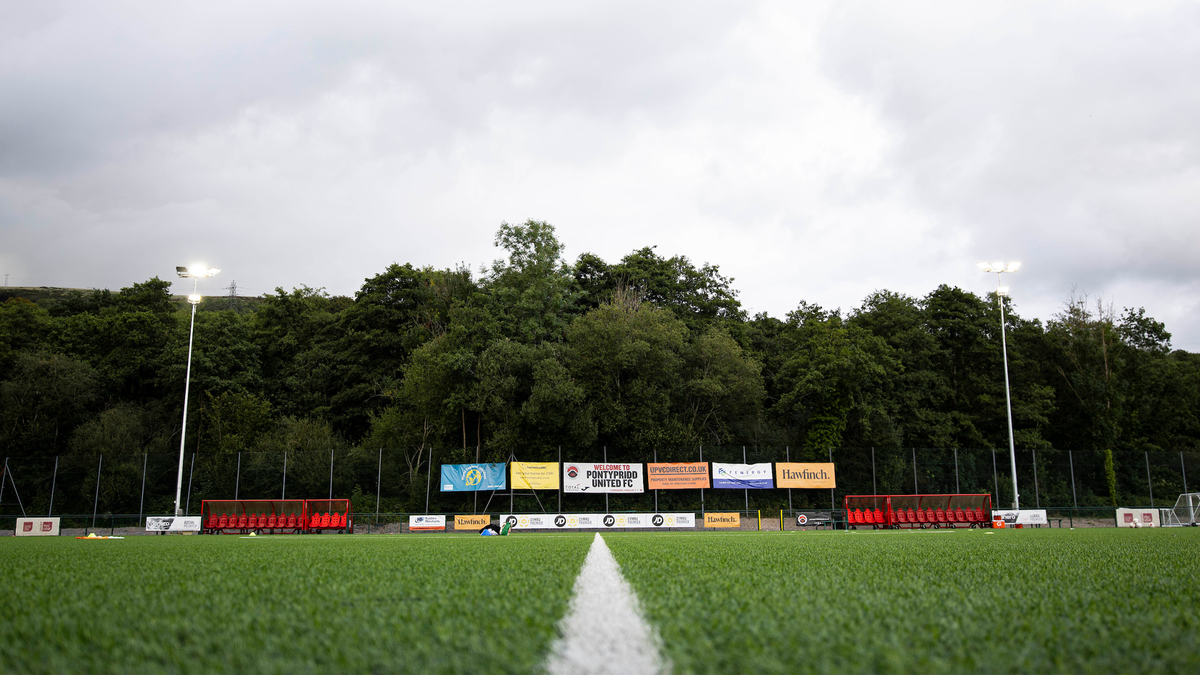 10man Bluebirds beaten by Dragons in Treforest Haverfordwest County AFC 10man Bluebirds beaten by Dragons in Treforest Haverfordwest County AFC