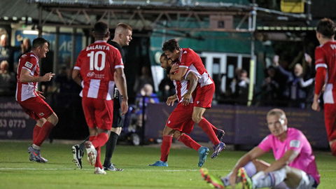 Read the full article - Gallery: Dorking Wanderers (H)