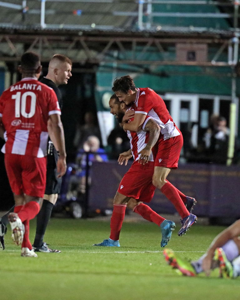 Read the full article - Gallery: Dorking Wanderers (H)