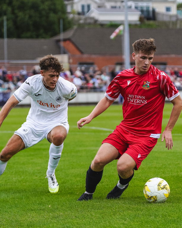 Read the full article - GALLERY: Llanelli Town vs Swansea City U21s Pre Season