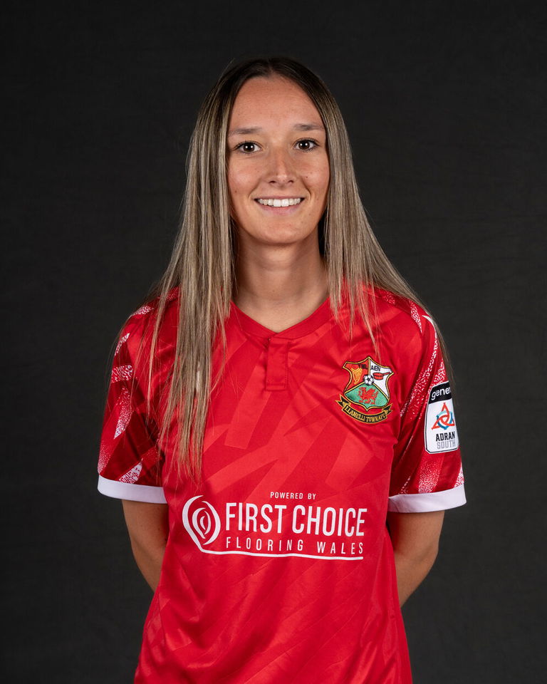 Profile photo of Poppy Brown