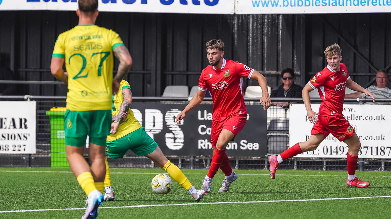 Read the full article - Report: Caernarfon Town 6-1 Llanelli Town