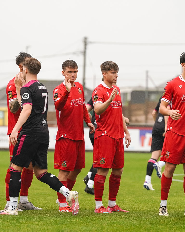 Read the full article - GALLERY: Llanelli Town 0-0 Colwyn Bay