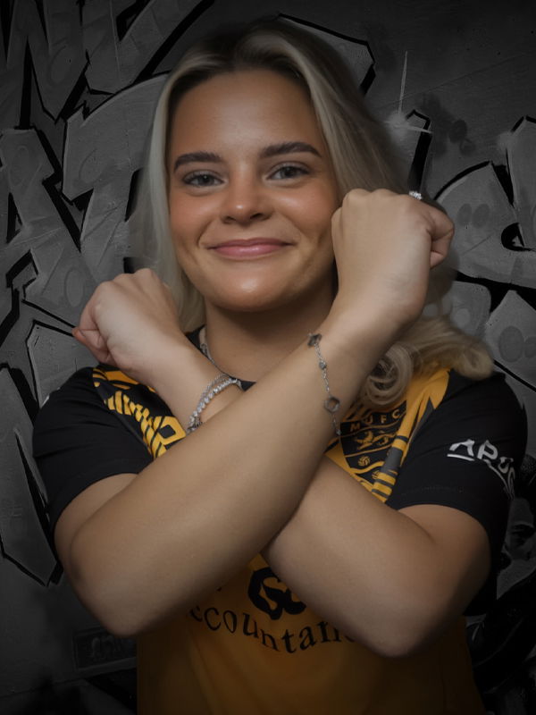 Profile photo of Ellie Hinkley