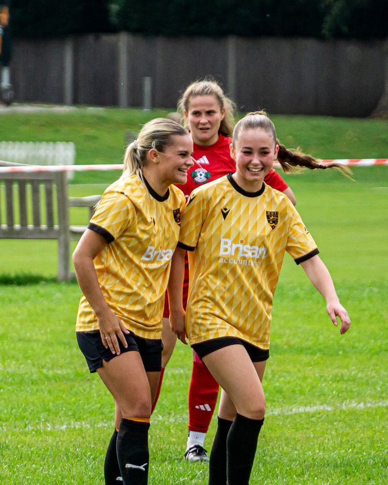 Read the full article - Gallery: Oxted vs. MUFC Women