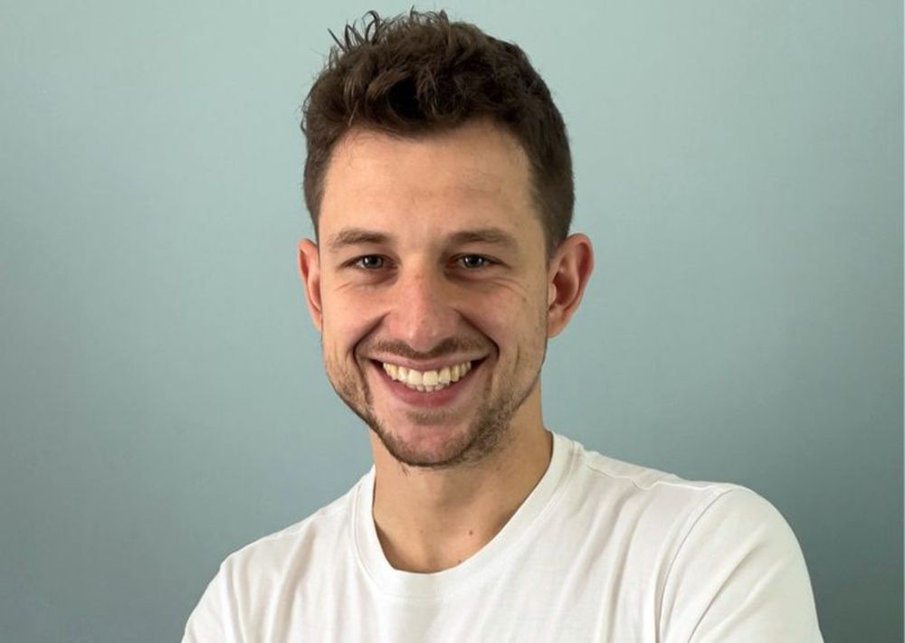 Read the full article - Skoczen Signs For Moneys