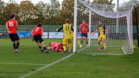 Read the full article - Fareham Town 2-2 Moneys