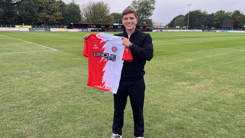 Read the full article - Harry Lee Signs for Poole!
