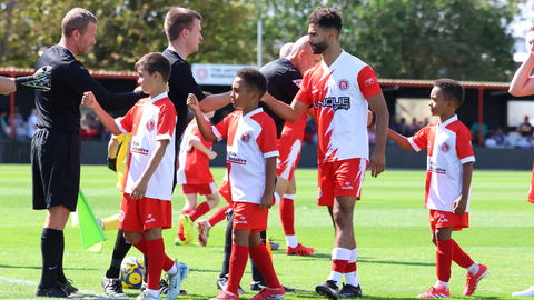 Read the full article - Poole Town 1-0 Hanwell Town – Match Photos Part 2