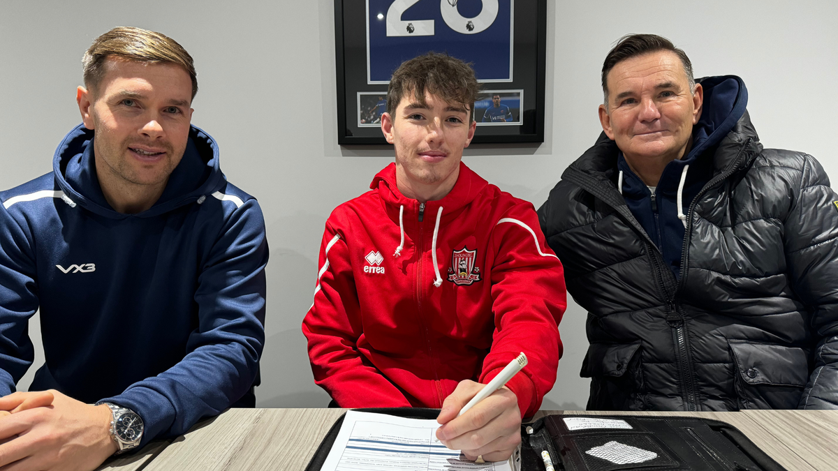 Joe Rabbetts extends his Sholing contract! – Sholing FC