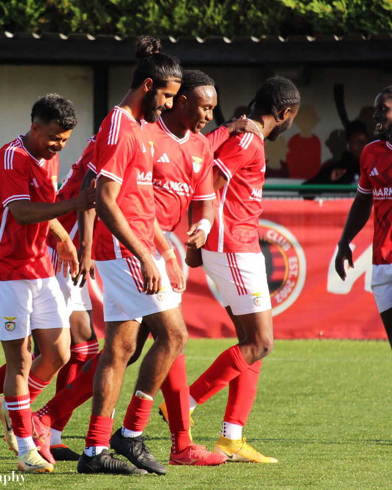 Read the full article - Gallery – FC Deportivo Galicia (A)