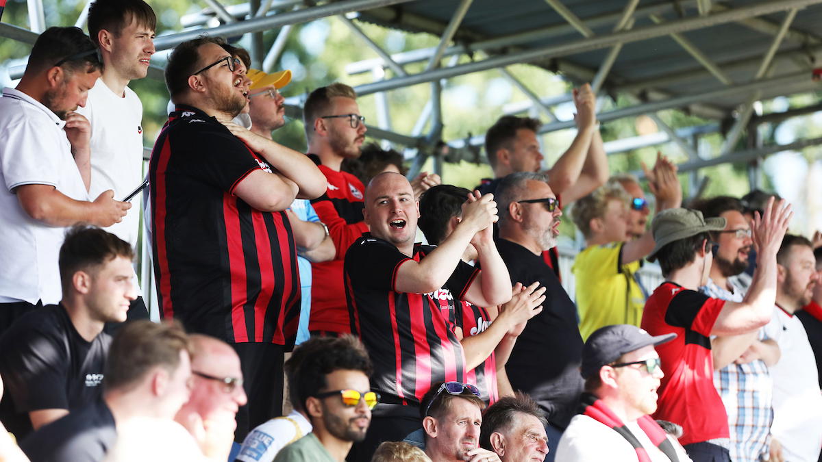 Read the full article - Wealdstone vs Truro City – Gallery