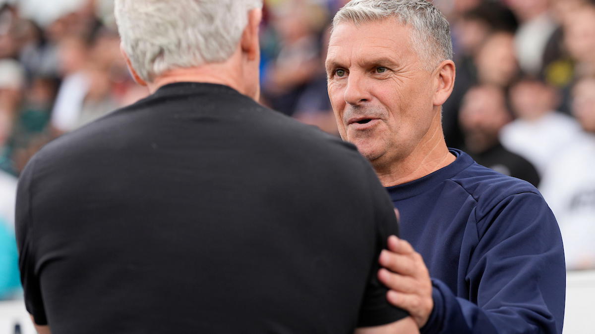 Read the full article - Askey Hails Travelling Tinners