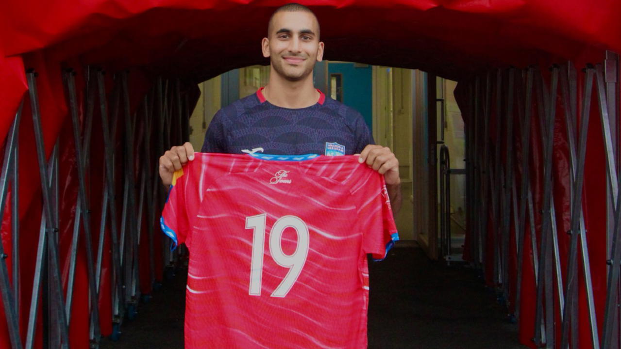 Read the full article - Zach Alfalahi signs for the Swans