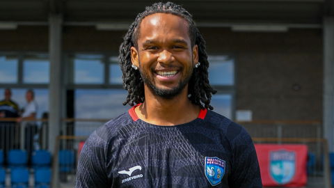 Read the full article - Diamond Edwards signs for the Swans