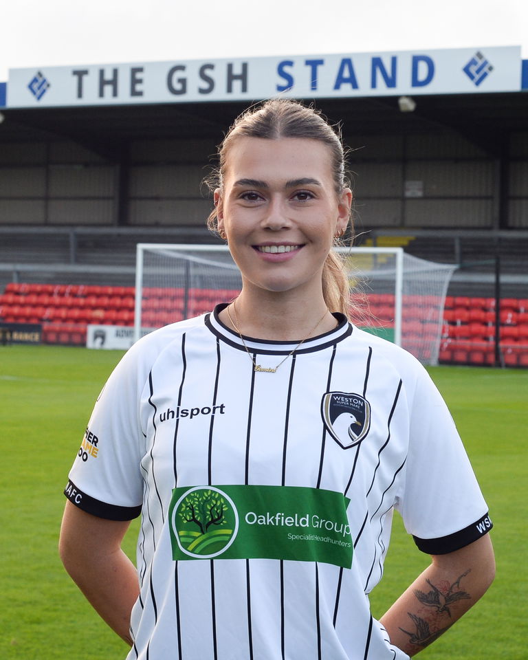 Profile photo of Ellie Burrows