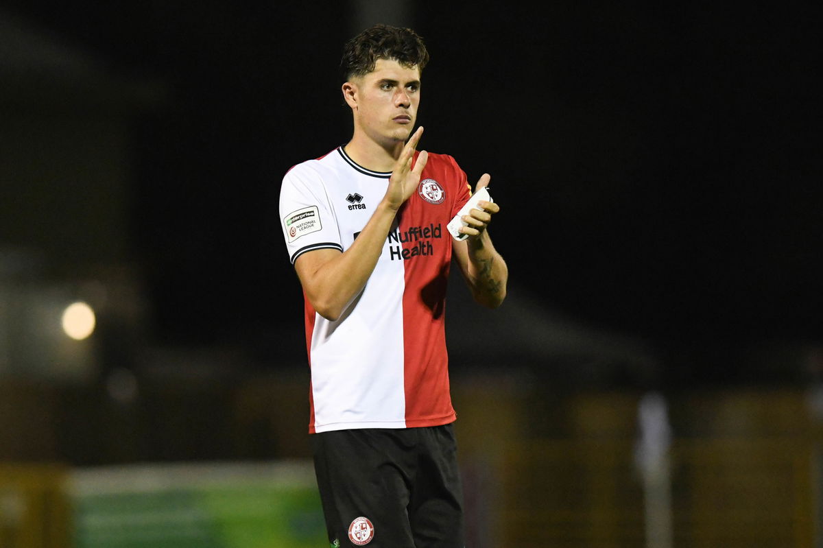 Josh Ayres joins Walton & Hersham on an initial one-month loan